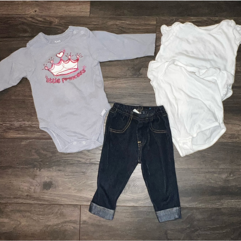 🌷5/$13! 4 piece 6-9 month bundle